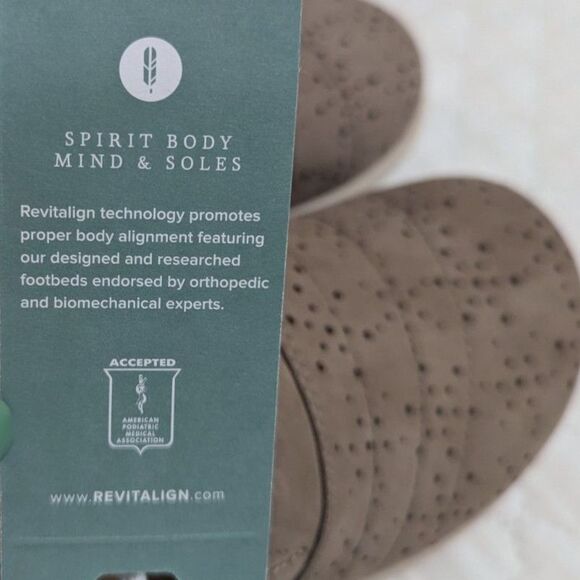 🥿 Revitalign Ridgeway Picasso Comfort Slip-On Shoes Fossil | Size 7D | NWT - Picture 13 of 14